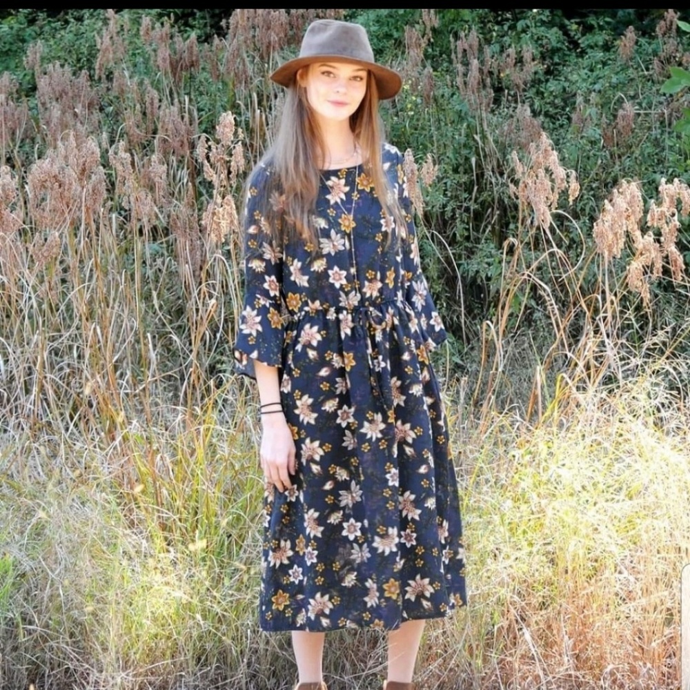 Flower dress - Picture 3 of 5